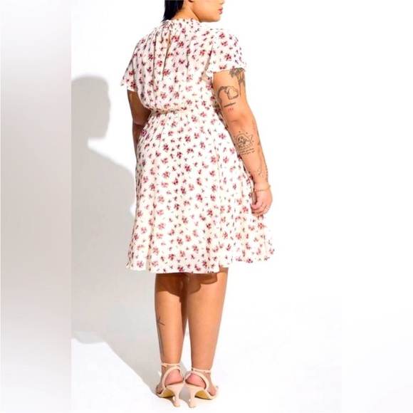 🌹🖤 TORRID Mini Chiffon Smocked Dress Rose Floral 2X NWT - Picture 2 of 11